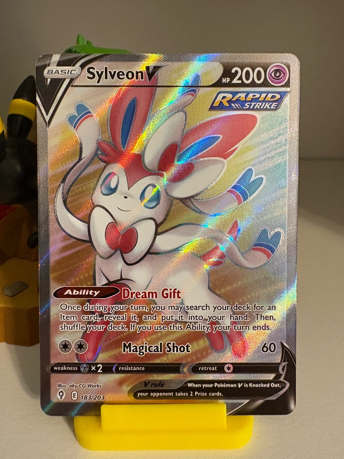 Sylveon V 183/203 Evolving Skies Ultra Rare
