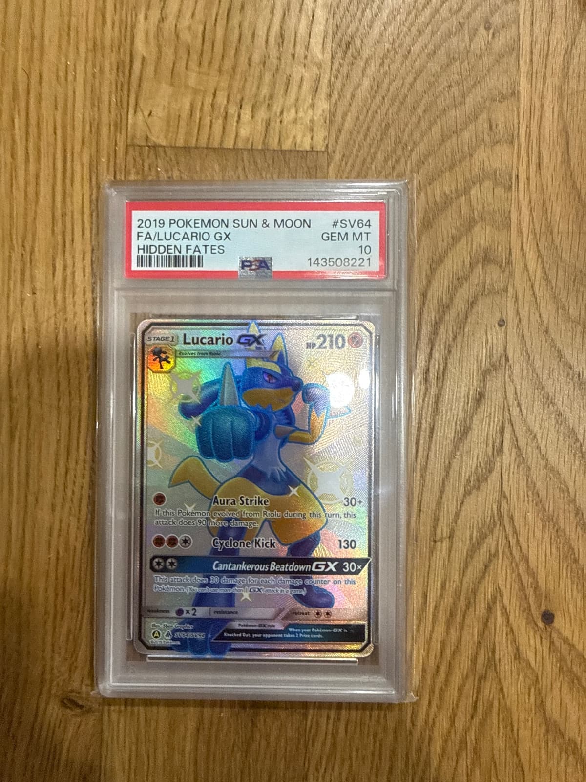 2019 Sun & Moon Hidden Fates Lucario GX SV64...